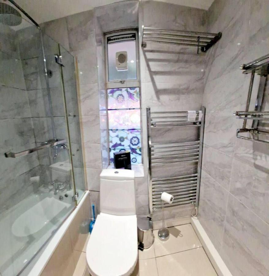 Modern 3-Bed House In Surrey Quays Villa Лондон Екстериор снимка