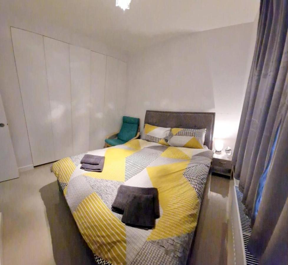 Modern 3-Bed House In Surrey Quays Villa Лондон Екстериор снимка